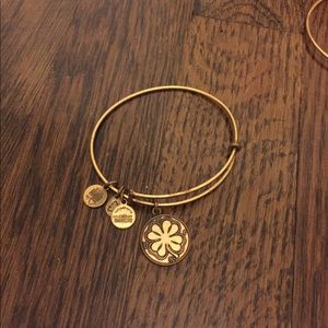 Alex and Ani Four Leaf Clover Bangle Bracelet